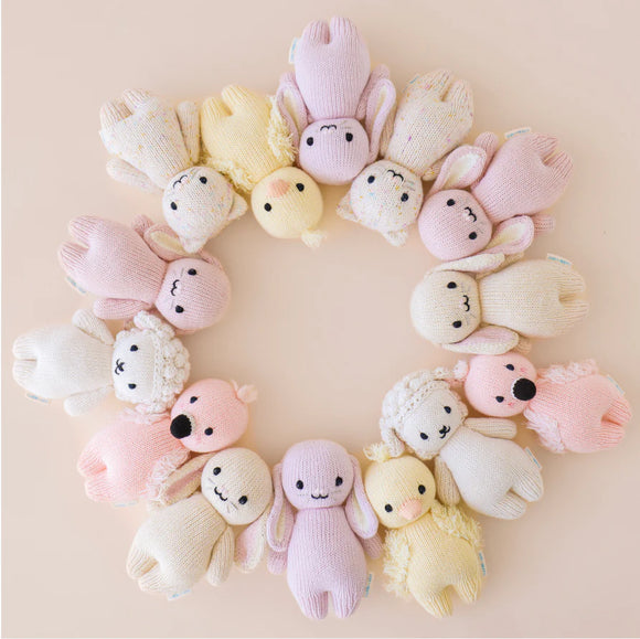 Cuddle + kind baby animals