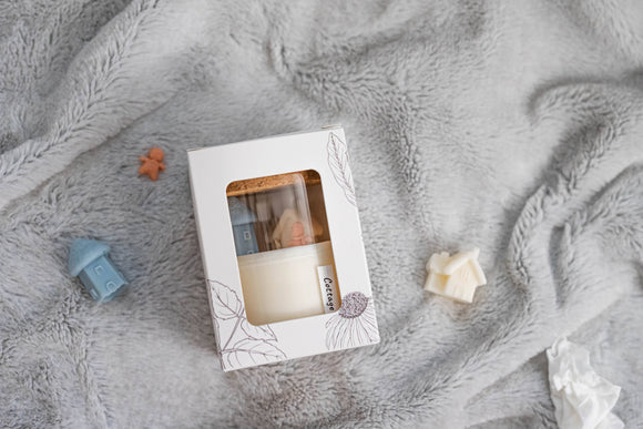 Holiday Soy Blend Candle - Cottage in the snow
