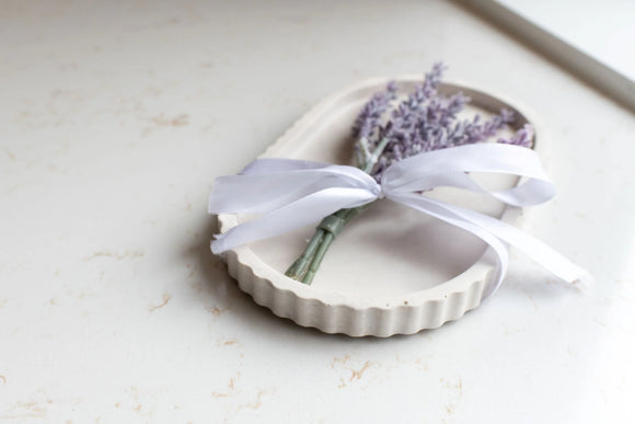 Lynn & Liana Fluted Oval Tray