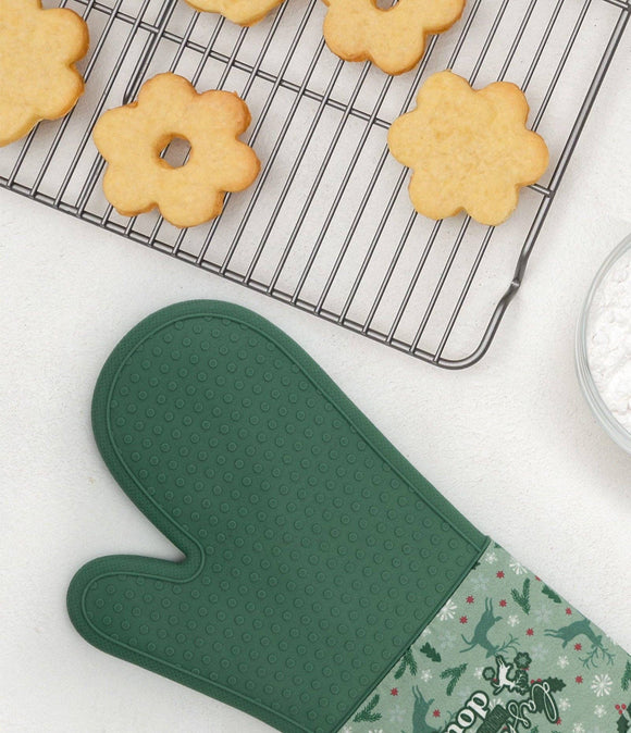 Krumbs Kitchen Holiday Oven Mitts