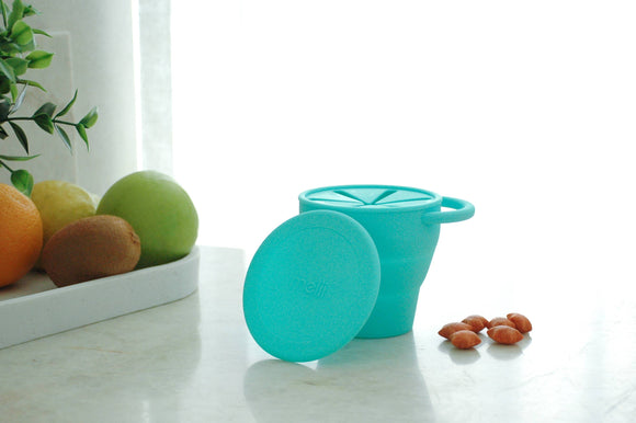 100% Silicone Collapsible Snack Container with Finger Trap