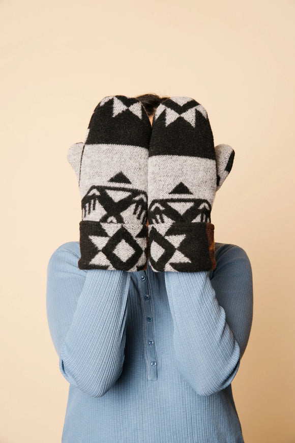 Mini Tipi Mittens (various patterns)