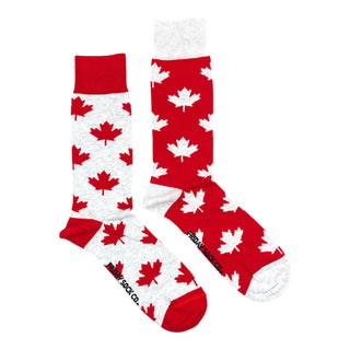 Men’s Mismatched Maple Leaf Socks/ Size 7-12